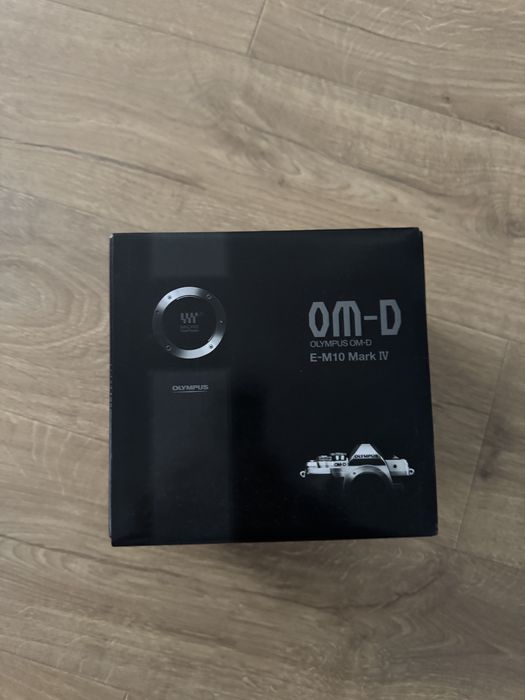 Olympus OM-D E-M10 Mark IV Sigilat