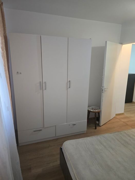 Închiriez apartament 3 camere cartier rovine