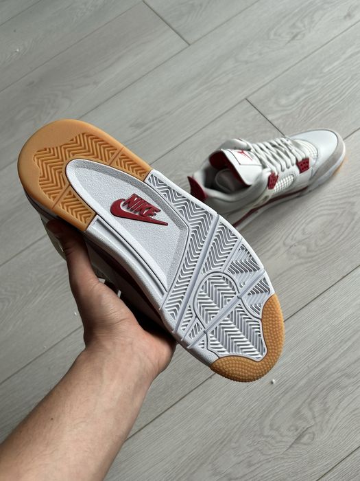 Jordan 4 Varsity Red