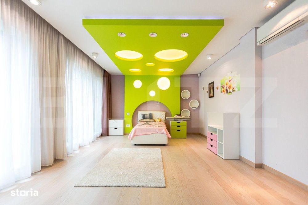 Vila, 8 camere, 790 mp utili, zona Lunei