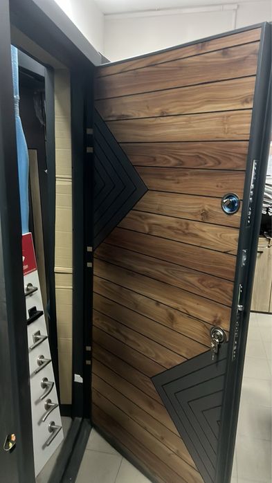 Блиндирани врати мн голям избор експресна доставка