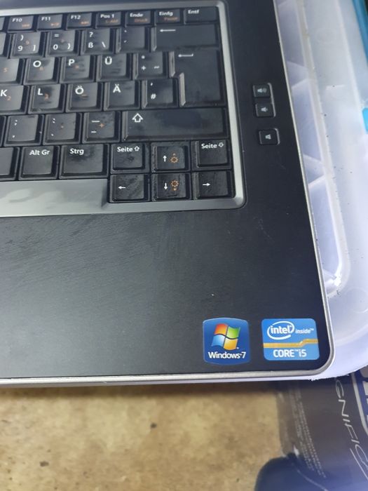 Лаптоп DELL 15.2 инча i5