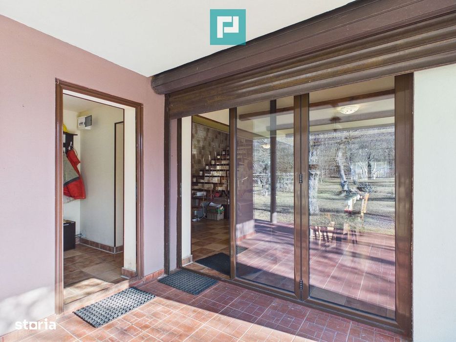 Cabană deosebită cu 4 camere în Căsoaia