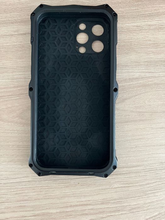 Продавам кейсове за Apple 13 PRO MAX