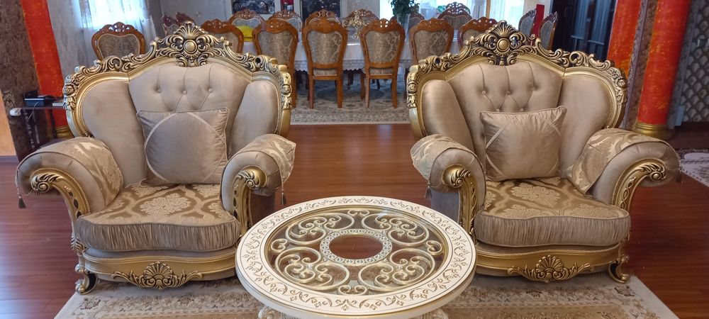 Продаются два кресла, классика