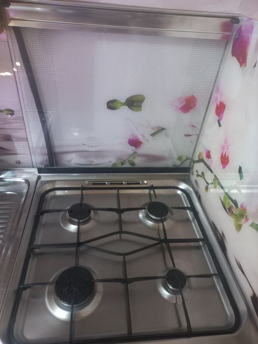 Продам газовую плиту