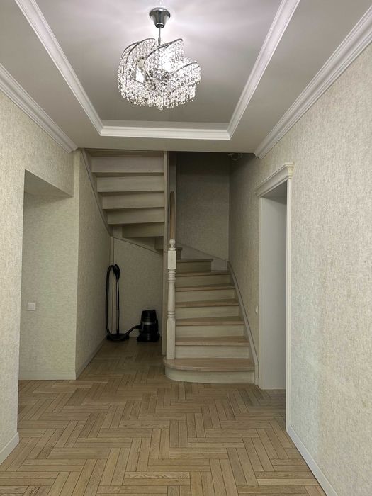 Сдается 8-ми комнатная квартира