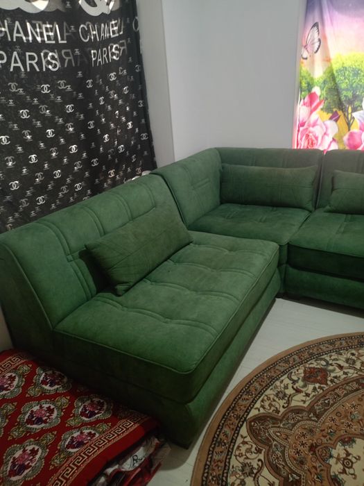 Продается мягкий уголок , большой 280*220,в идеальном состоянии