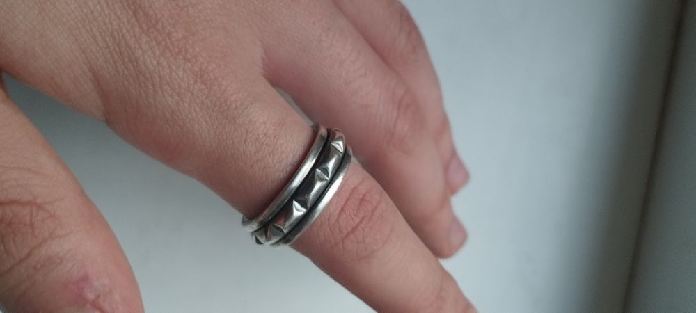 Серебряное мужское кольцо, стильное и прочное