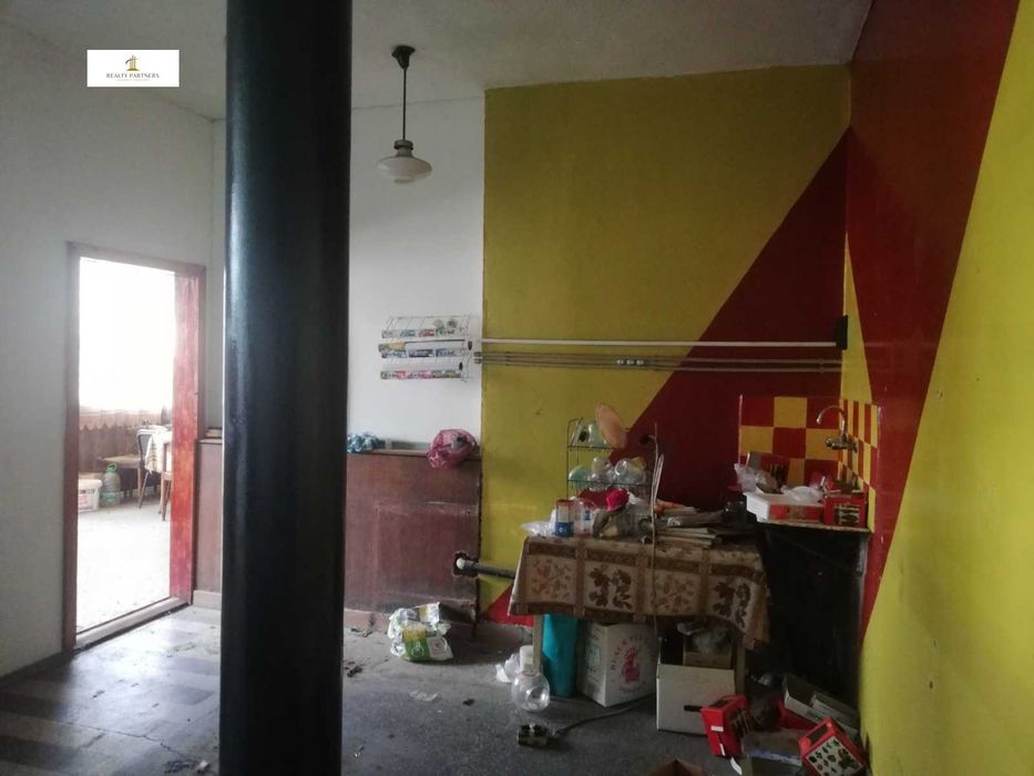 Продава се Промишлена сграда в с. Черна гора, Област Перник - 288 кв.м за 195 €/кв.м - Снимка #1