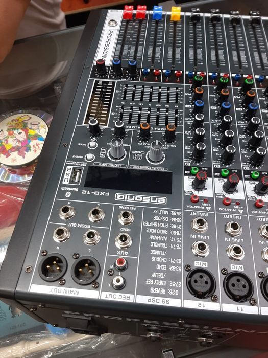 Микшерный Пулть..