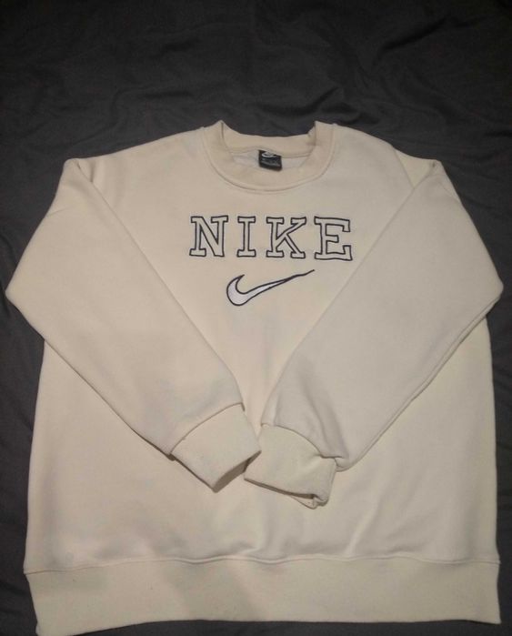 Светло жълто худи Nike