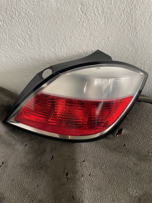 Оригинален стоп за опел астра Н дясен оборудван