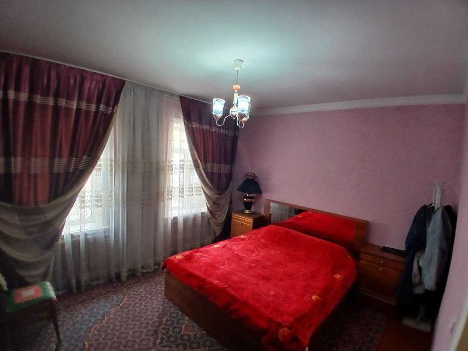 Продаю дом 5 комнат 3 сотки  Камолон м-ля ор-р метро Дружба народов