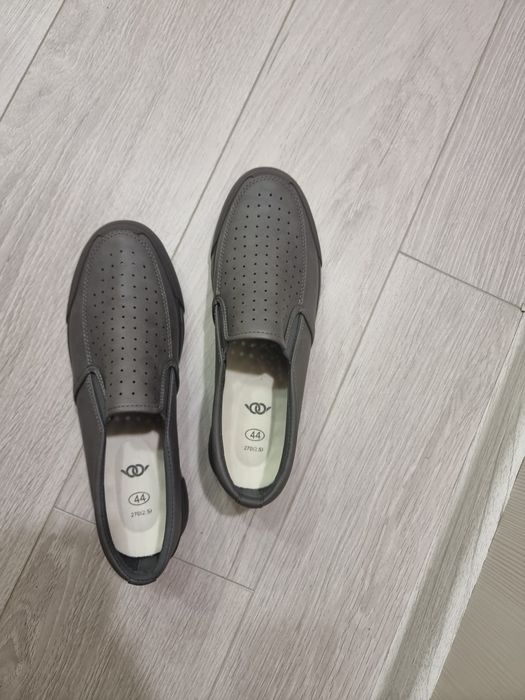 Продам туфли мужские новые