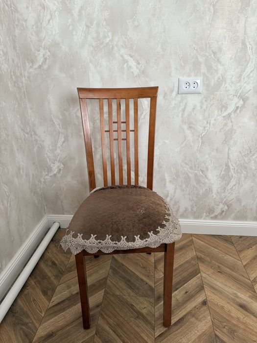 Продам 12 стульев