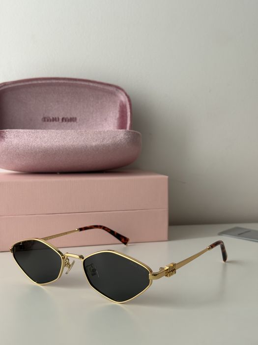 Ochelari de soare Miu Miu SMU56Z