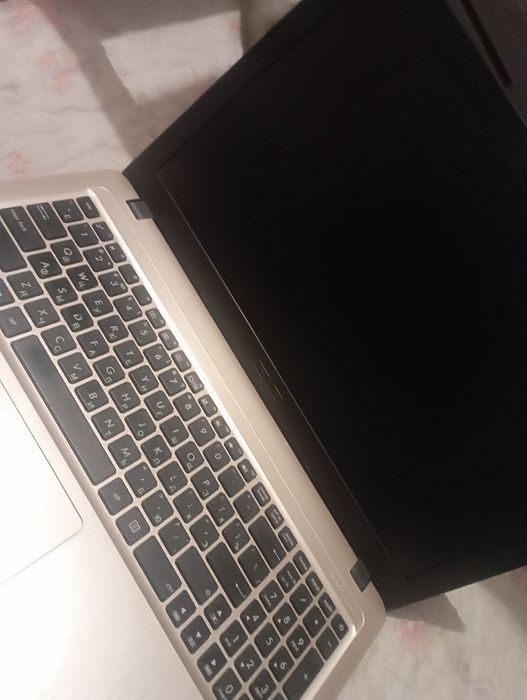 Ноут бук (переносной компьютер)