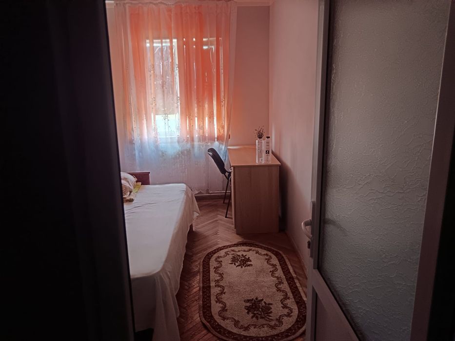 Primesc băieți în chirie (elevi)