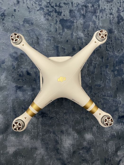 дрон DJI Phantom 3  4K