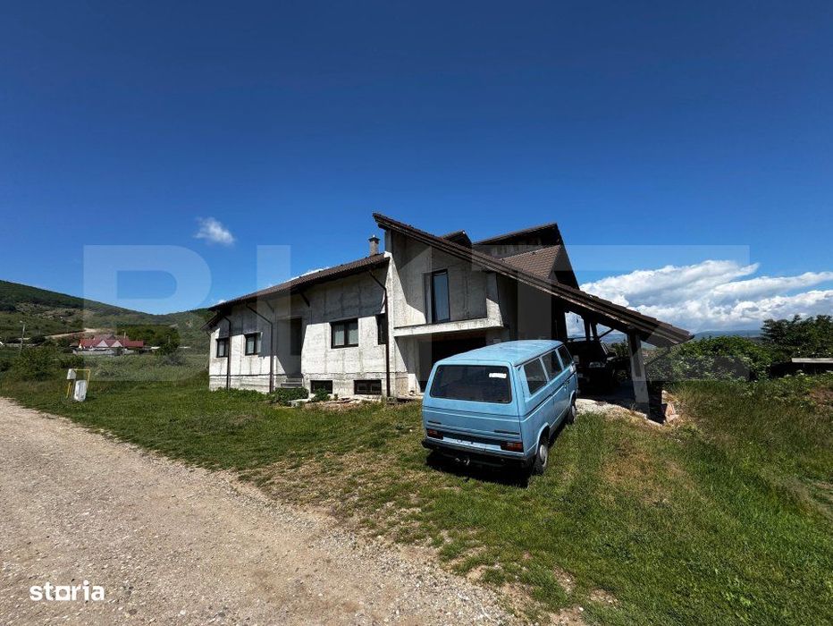 Casa individuala, de vanzare, cu 4 camere,  250 mp utili, zona Micesti