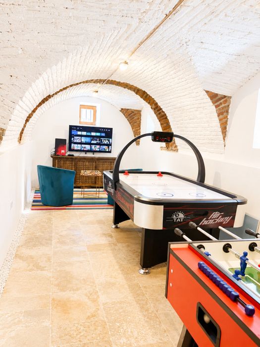Direct Proprietar - Spatiu de închiriat 3 camere | 1 baie | 1 bucătărie  | Mini Terasă cu vedere Tâmpa | Panouri solare | Centrul Istoric Brașov