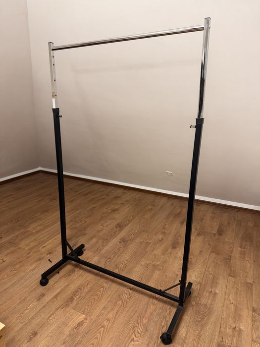 Штендер за дрехи