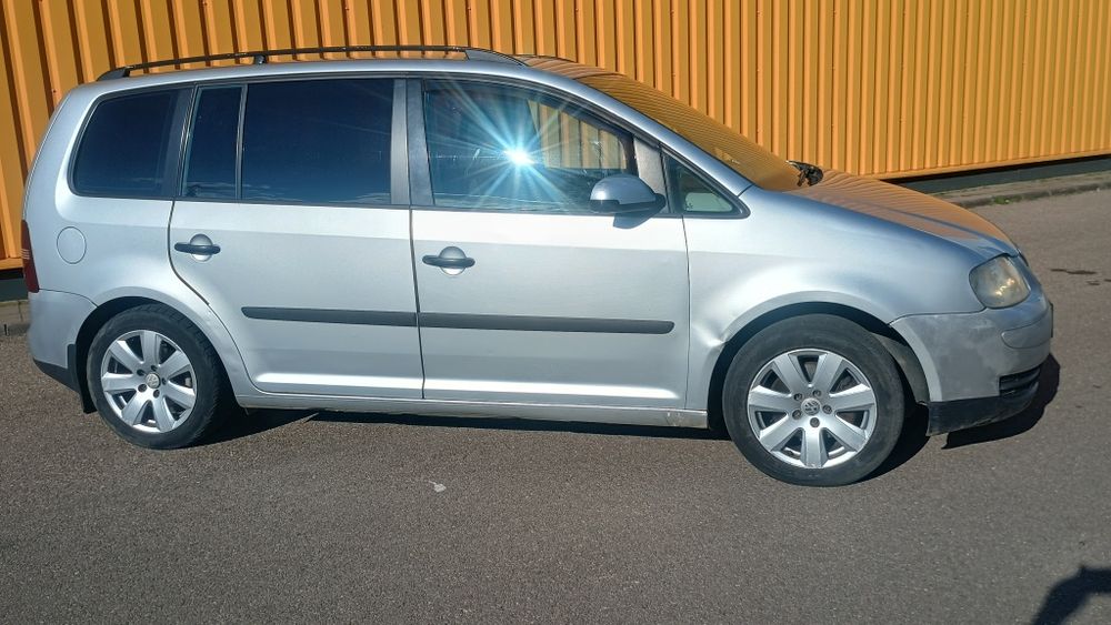 VOLKSWAGEN Touran 2003 — imagine 3