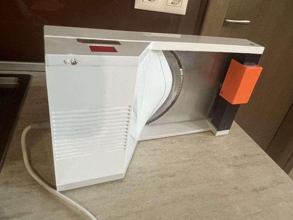 Немска електрическа резачка за хляб, колбаси, др.