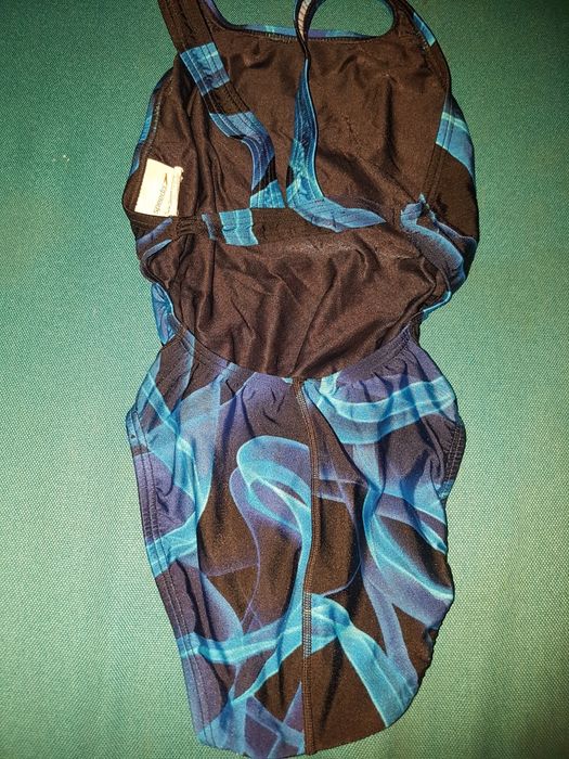 Бански speedo 6-8 години