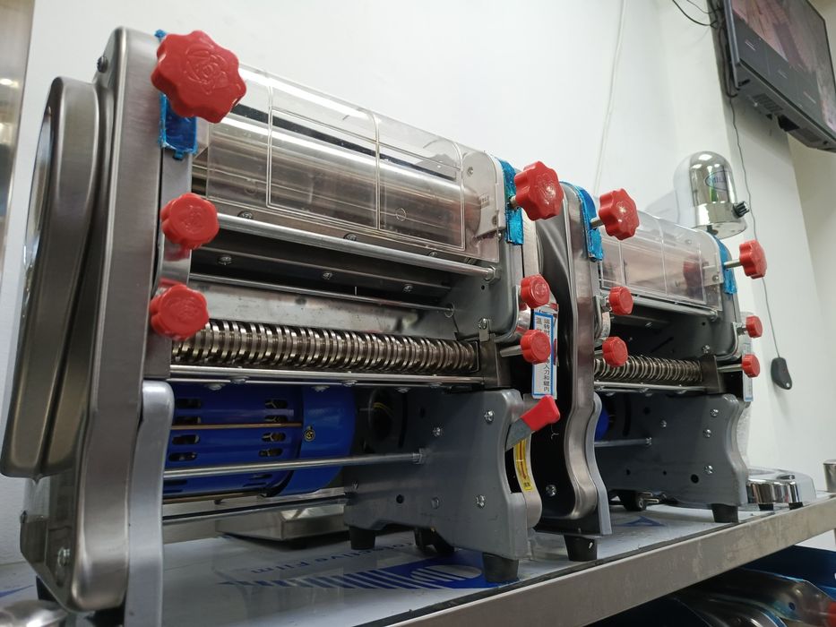 Lagʻmon aparat lagman pishiradigam lagʻmon xamir