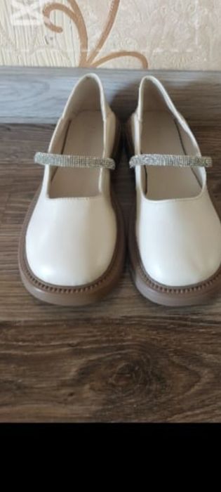 Продам новые туфли