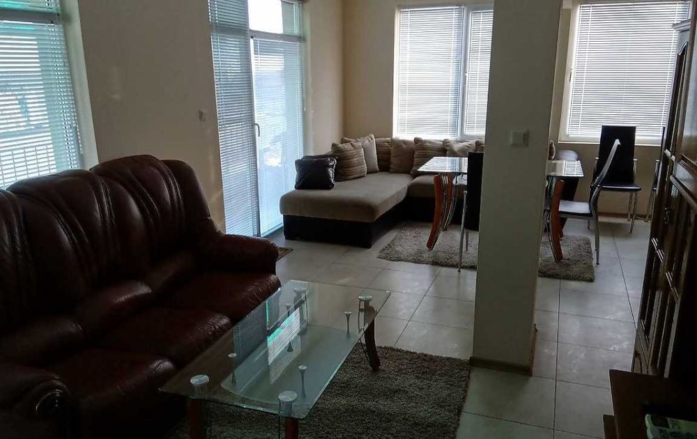 Дава се под наем Тристаен апартамент в Бургас, Център - 100 кв.м за 350 € - Снимка #13