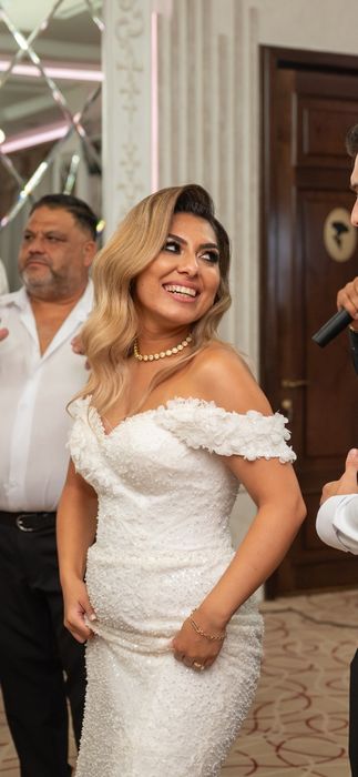 Rochie mireasa. Rochia este ajustabila pe corset , eu am 156 înălțimea