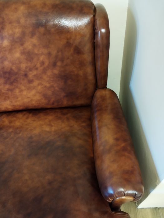 Висококачествен кожен диван