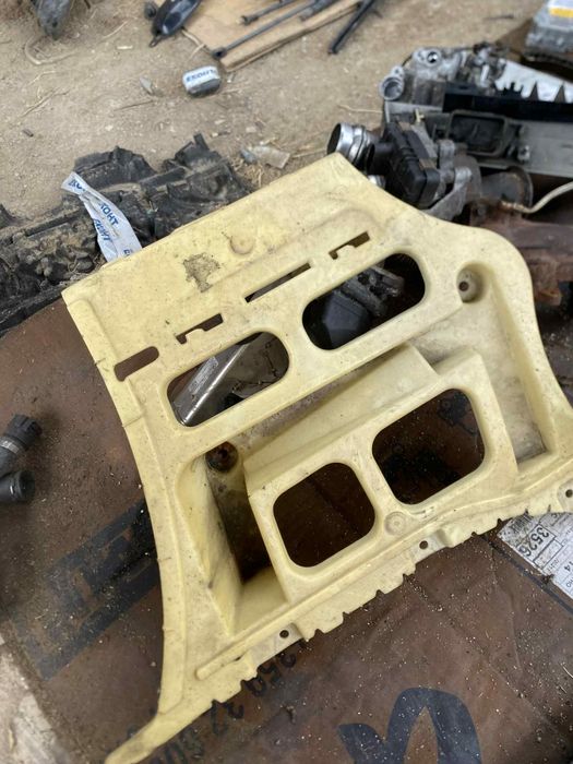 Държач броня Бмв ф10 520д 184кс  n47 bmw f10 f11