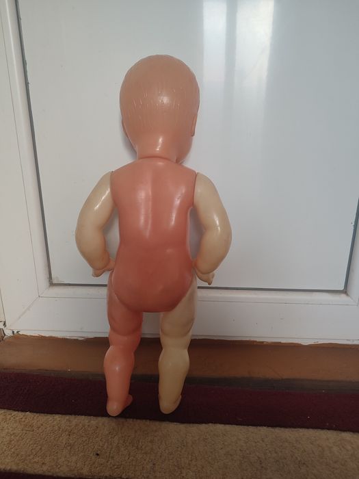 Vând Păpușa bebe