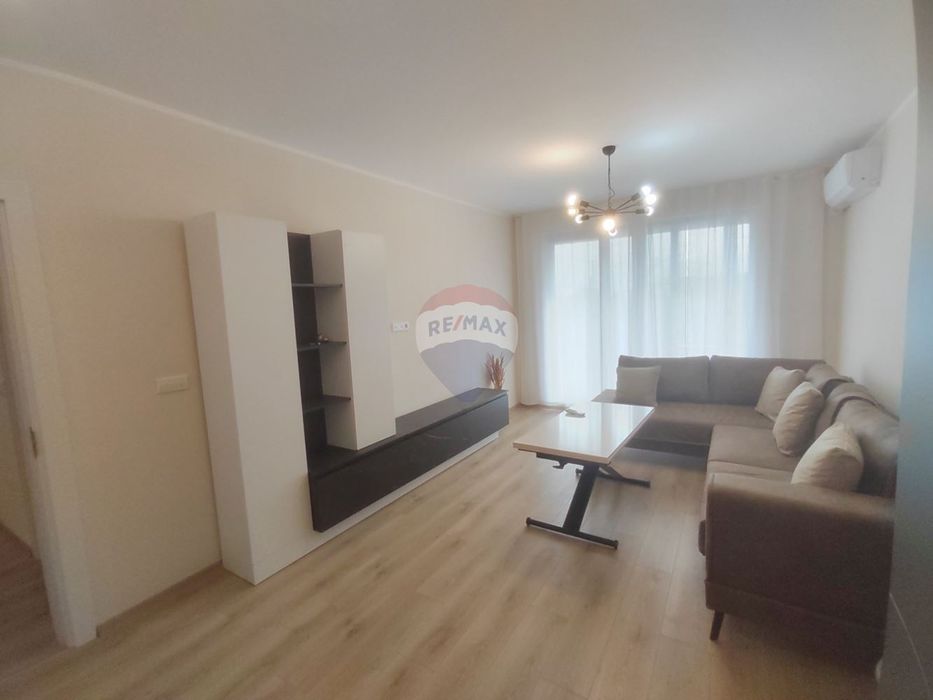 Дава се под наем Тристаен апартамент в Варна, Изгрев - 100 кв.м за 510 € - Снимка #1