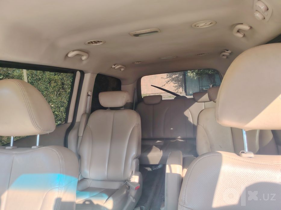 Kia carnival 2009