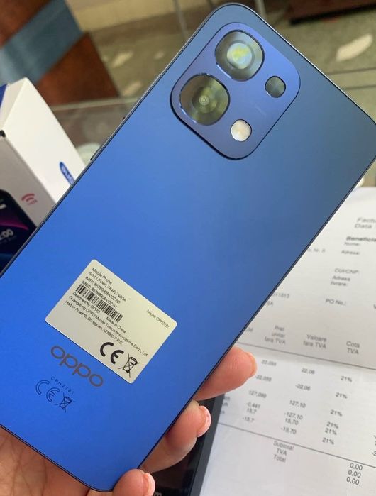 Vând smartphone  și cele două telefoane seniori