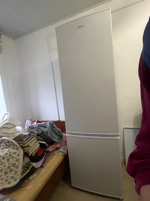 Холодильник почти новый
