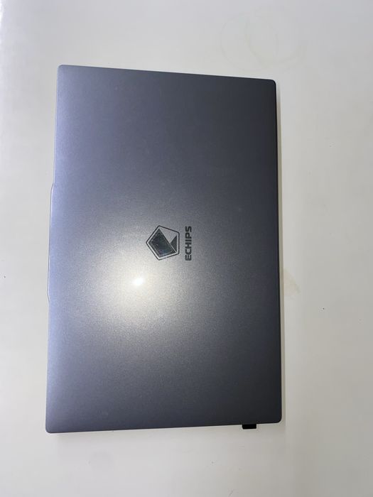 новый ноутбук продам