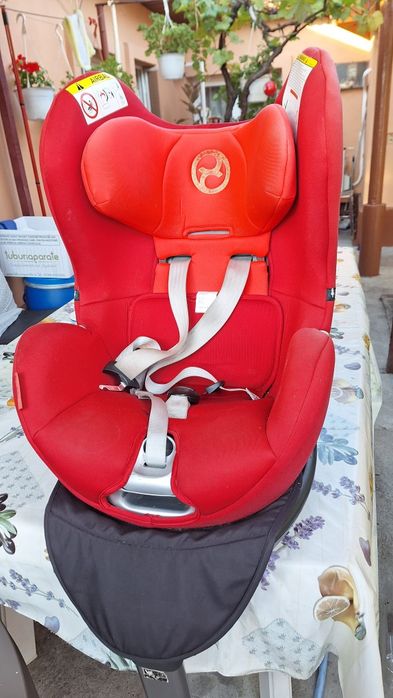 Scaun auto cu isofix