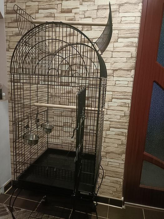 Colivie pentru păsări și papagali