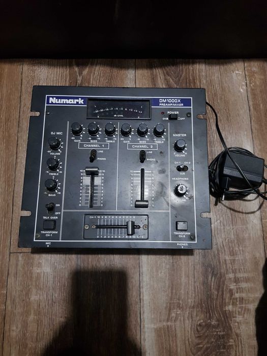 Numark Dj mixer dm 1000x
