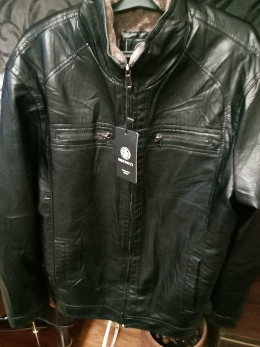 Продам куртку мужскую р 48