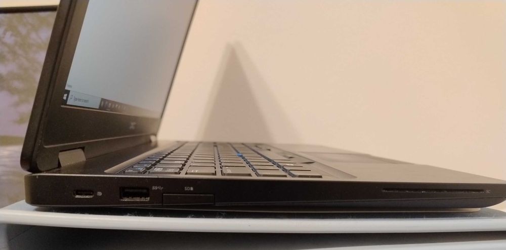 Laptop Dell Latitude 5580, ecran 15 IPS