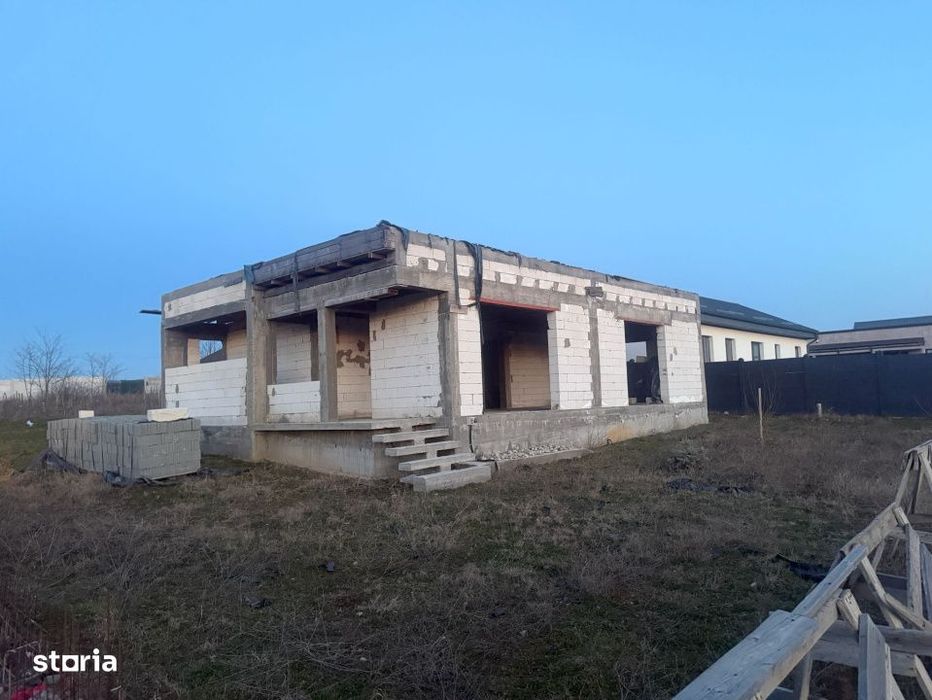 Casa parter, la rosu, 90 mp utili, 404 mp teren, Malu Mare