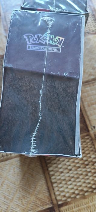 Pokémon Karmesin & Purpur Paldeas Schicksale Top-Trainer-Box (DE)