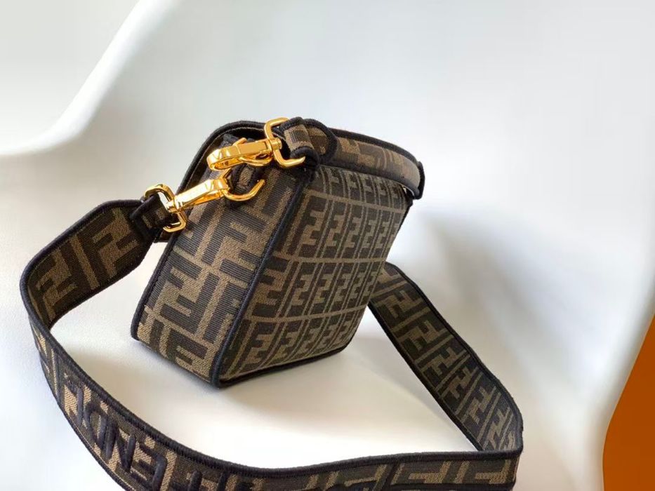 Сумка Фенди багет